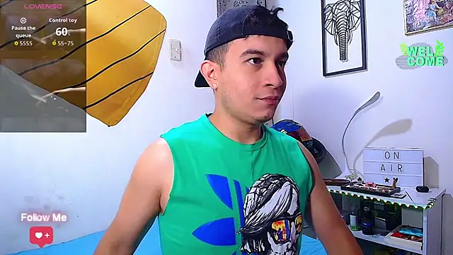 Snapshot of Max_Parkerr chatting on March 25, 1:50 pm Max Parkerr online show from March 25, 1:50 pm