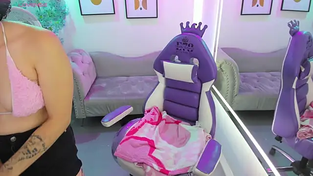 Snapshot of Kitty__cutte chatting on March 25, 7:31 pm Kitty cutte online show from March 25, 7:31 pm