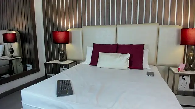 paulette bustamante online show from March 27, 7:13 pm