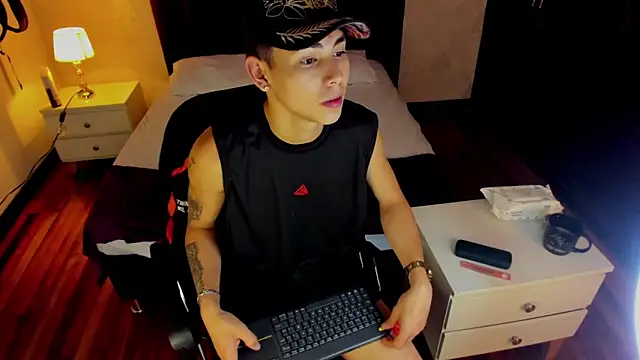 Snapshot of Liam_Adamms chatting on June 11, 2:59 pm Liam Adamms online show from June 11, 2:59 pm