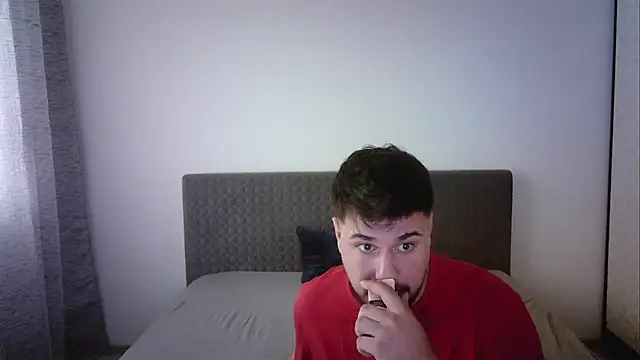 Snapshot of Gianiboy99 chatting on May 2, 3:17 pm Gianiboy99 online show from May 2, 3:17 pm