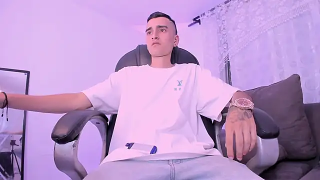 Ethann Boy online show from March 19, 10:58 pm