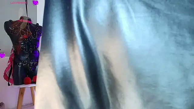 Zully Green online show from March 19, 3:10 am