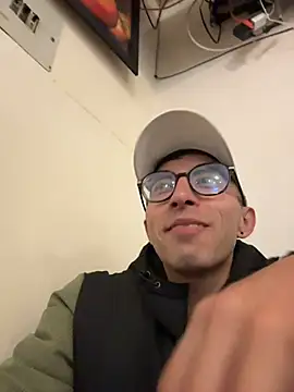 Snapshot of LeonBlazze chatting on March 23, 11:53 pm LeonBlazze online show from March 23, 11:53 pm