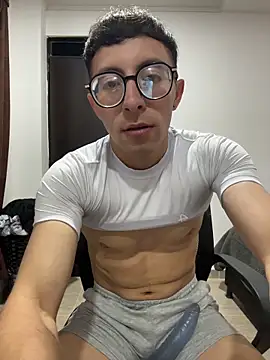 Snapshot of LeonBlazze chatting on March 26, 1:44 am LeonBlazze online show from March 26, 1:44 am