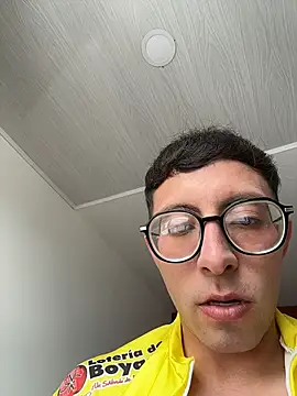 Snapshot of LeonBlazze chatting on March 27, 7:46 pm LeonBlazze online show from March 27, 7:46 pm