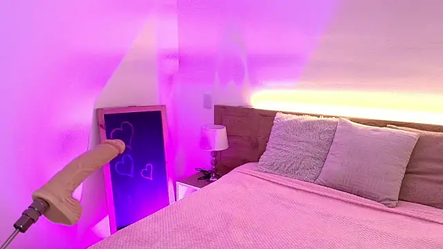 Amber Palmer online show from March 27, 8:30 pm