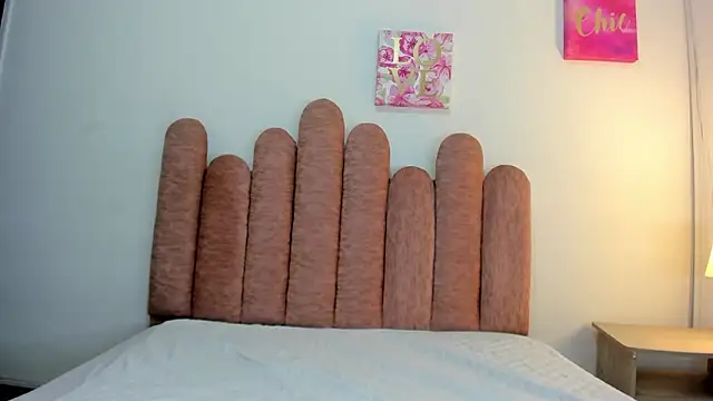 Snapshot of Alaia2 chatting on March 20, 11:59 am Alaia2 online show from March 20, 11:59 am