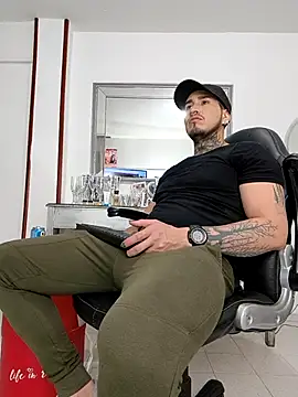 Snapshot of AndresXm_ chatting on March 29, 5:29 am AndresXm online show from March 29, 5:29 am