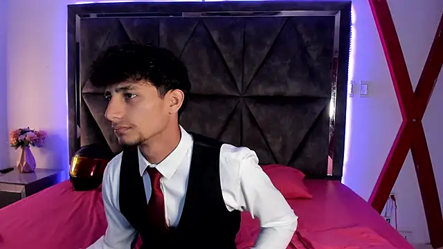 MaxiimoRomano  online show from March 20, 12:32 pm