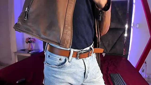 MaxiimoRomano  online show from March 21, 1:16 pm