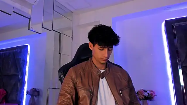 MaxiimoRomano  online show from March 25, 1:17 pm