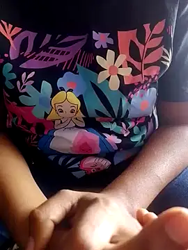 Snapshot of show8877 chatting on March 17, 3:33 am show8877 online show from March 17, 3:33 am