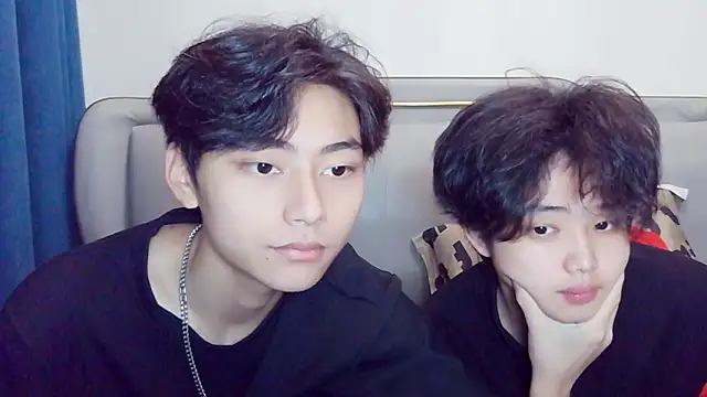 Snapshot of XX-XIUXIU chatting on March 20, 1:05 pm XX-XIUXIU online show from March 20, 1:05 pm