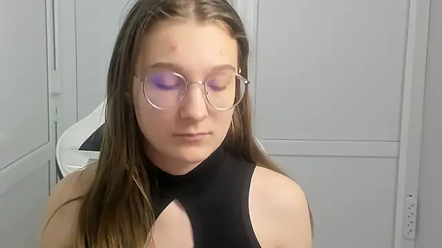 Snapshot of Mia_kristal chatting on March 20, 7:46 am Mia kristal online show from March 20, 7:46 am