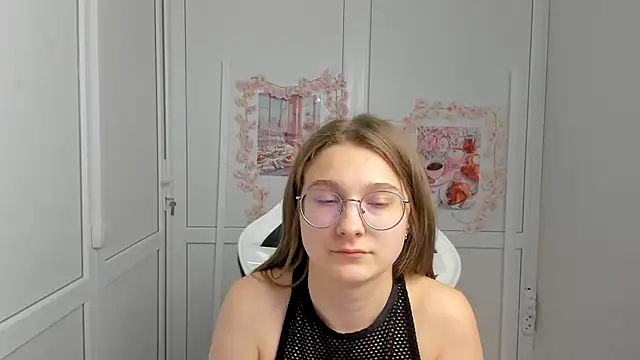 Snapshot of Mia_kristal chatting on June 18, 9:09 am Mia kristal online show from June 18, 9:09 am