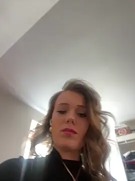 Snapshot of SophiaWestend chatting on March 19, 10:52 am SophiaWestend online show from March 19, 10:52 am