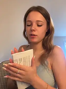 Snapshot of SophiaWestend chatting on March 24, 7:13 am SophiaWestend online show from March 24, 7:13 am