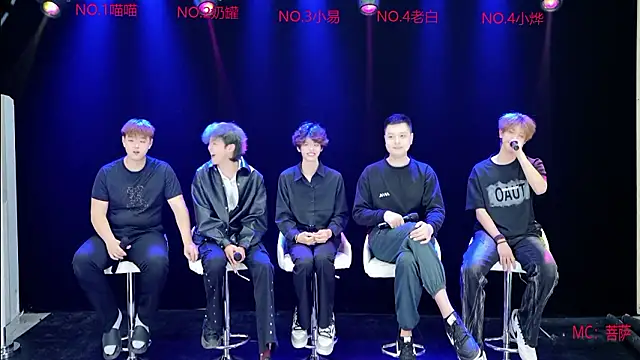 Snapshot of handsomeboy-002 chatting on March 28, 6:18 pm handsomeboy-002 online show from March 28, 6:18 pm