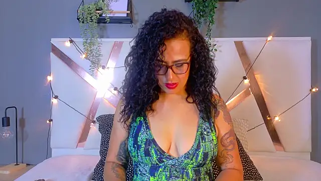 Snapshot of KatyraTaylor__ chatting on March 23, 7:29 pm KatyraTaylor online show from March 23, 7:29 pm