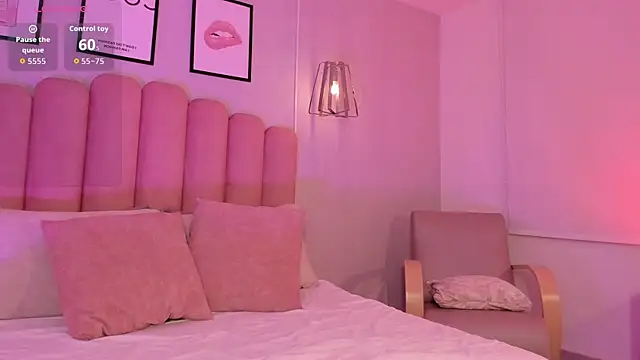 Snapshot of violeta_hills_ chatting on July 30, 3:33 pm violeta hills online show from July 30, 3:33 pm