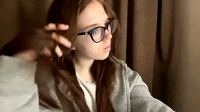 Snapshot of BellyupAlloy chatting on March 29, 10:43 pm BellyupAlloy online show from March 29, 10:43 pm