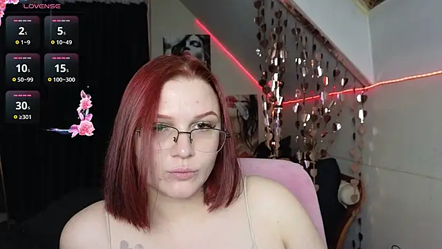 Snapshot of MilleyScott chatting on April 15, 8:42 pm MilleyScott online show from April 15, 8:42 pm