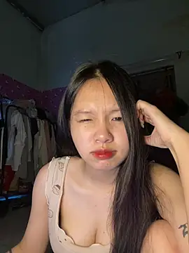 Snapshot of Link-mii chatting on March 28, 4:23 am Link-mii online show from March 28, 4:23 am