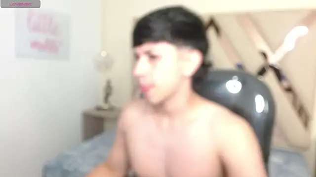 Snapshot of AdrianFranko chatting on March 25, 1:39 pm AdrianFranko online show from March 25, 1:39 pm