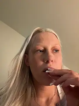 LeniMaria online show from March 19, 8:02 pm