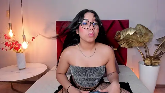 JuliethDior online show from March 24, 6:35 pm