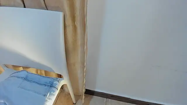 JuliethDior online show from March 25, 6:25 pm