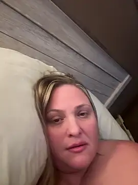 1SexyQueen online show from June 17, 4:15 am