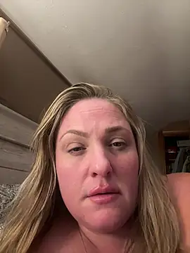 1SexyQueen online show from June 28, 1:33 am