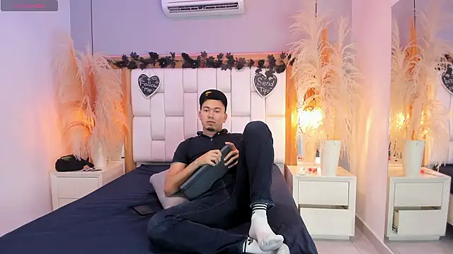 Snapshot of Rick_Dux chatting on March 28, 1:05 am Rick Dux online show from March 28, 1:05 am