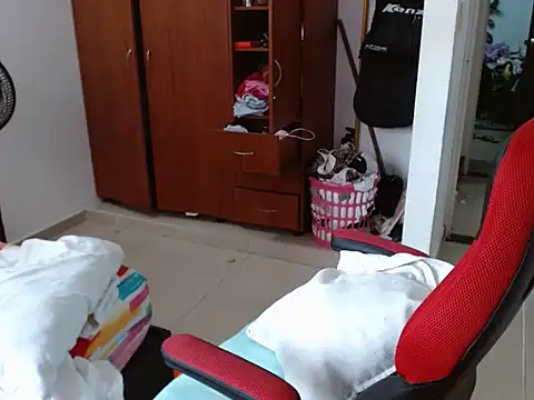 Snapshot of venecasexy45 chatting on March 19, 8:35 pm venecasexy45 online show from March 19, 8:35 pm