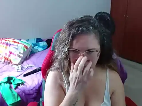 Snapshot of venecasexy45 chatting on March 28, 1:22 pm venecasexy45 online show from March 28, 1:22 pm