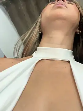 VictoriaWhitmore online show from March 25, 4:02 pm