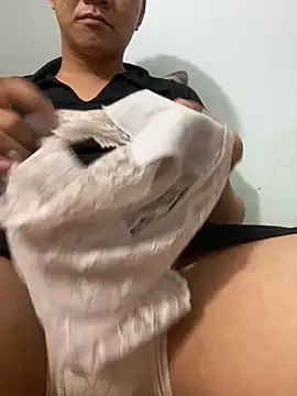 Snapshot of messiiio18 chatting on March 26, 4:45 pm messiiio18 online show from March 26, 4:45 pm