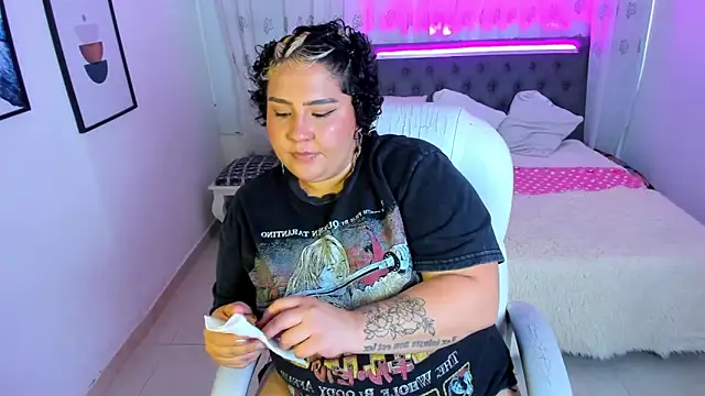 Wen Jones online show from March 21, 8:23 pm