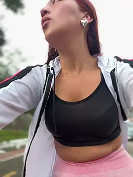 Snapshot of Queen_Scatlett chatting on March 24, 12:43 pm Queen Scatlett online show from March 24, 12:43 pm