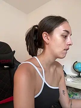 Lauren Storm online show from July 23, 5:33 pm