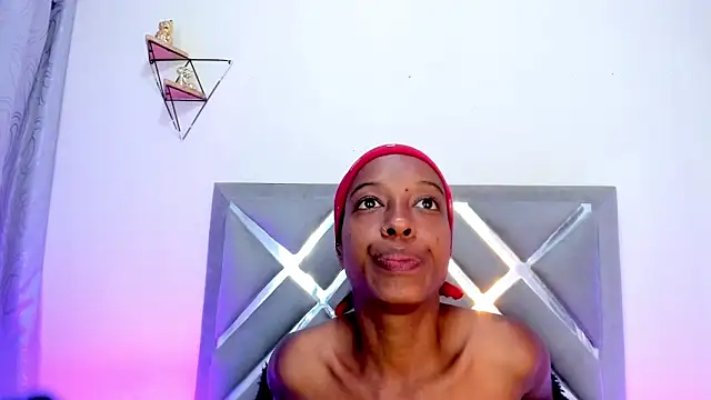 Snapshot of Emmaa_sweeet_ chatting on March 21, 7:28 pm Emmaa sweeet online show from March 21, 7:28 pm