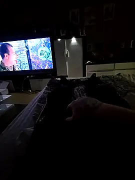 Snapshot of OssiBigCum chatting on March 17, 6:55 pm OssiBigCum online show from March 17, 6:55 pm