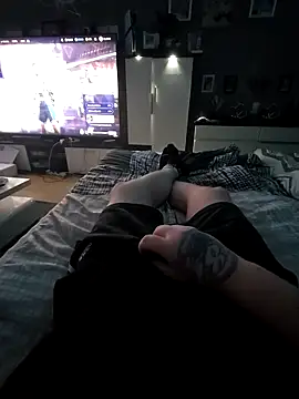 Snapshot of OssiBigCum chatting on March 18, 9:29 pm OssiBigCum online show from March 18, 9:29 pm