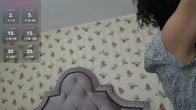 Snapshot of crystal_watson0 chatting on April 23, 1:02 pm crystal watson0 online show from April 23, 1:02 pm