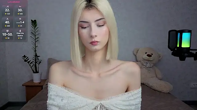 kittysocutie online show from June 10, 12:33 am