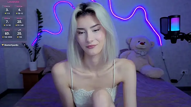 kittysocutie online show from June 29, 12:17 am