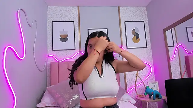 Snapshot of ELLARIOJAS chatting on March 20, 7:19 pm ELLARIOJAS online show from March 20, 7:19 pm