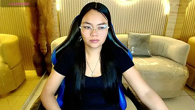 Snapshot of Aisha_Leenss_r chatting on March 22, 12:52 pm Aisha Leenss r online show from March 22, 12:52 pm